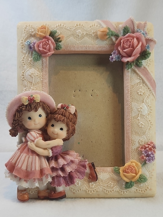 Other - Vintage Sweet Floral Sisters/Friends Picture Frame with Hugging Girls